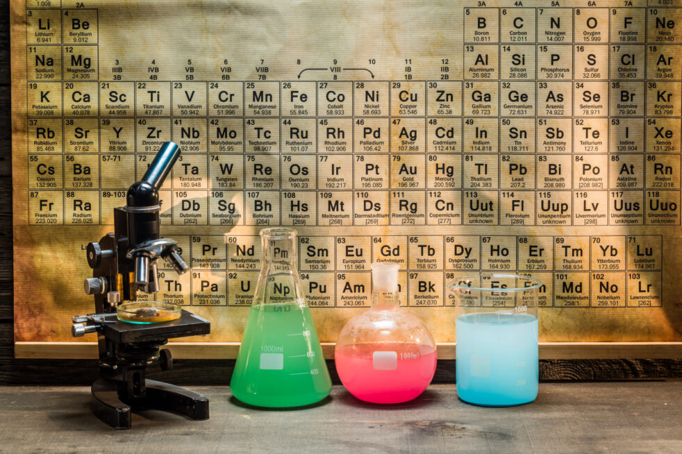 Związki chemiczne przykłady. Pierwiastek w życiu codziennym definicja